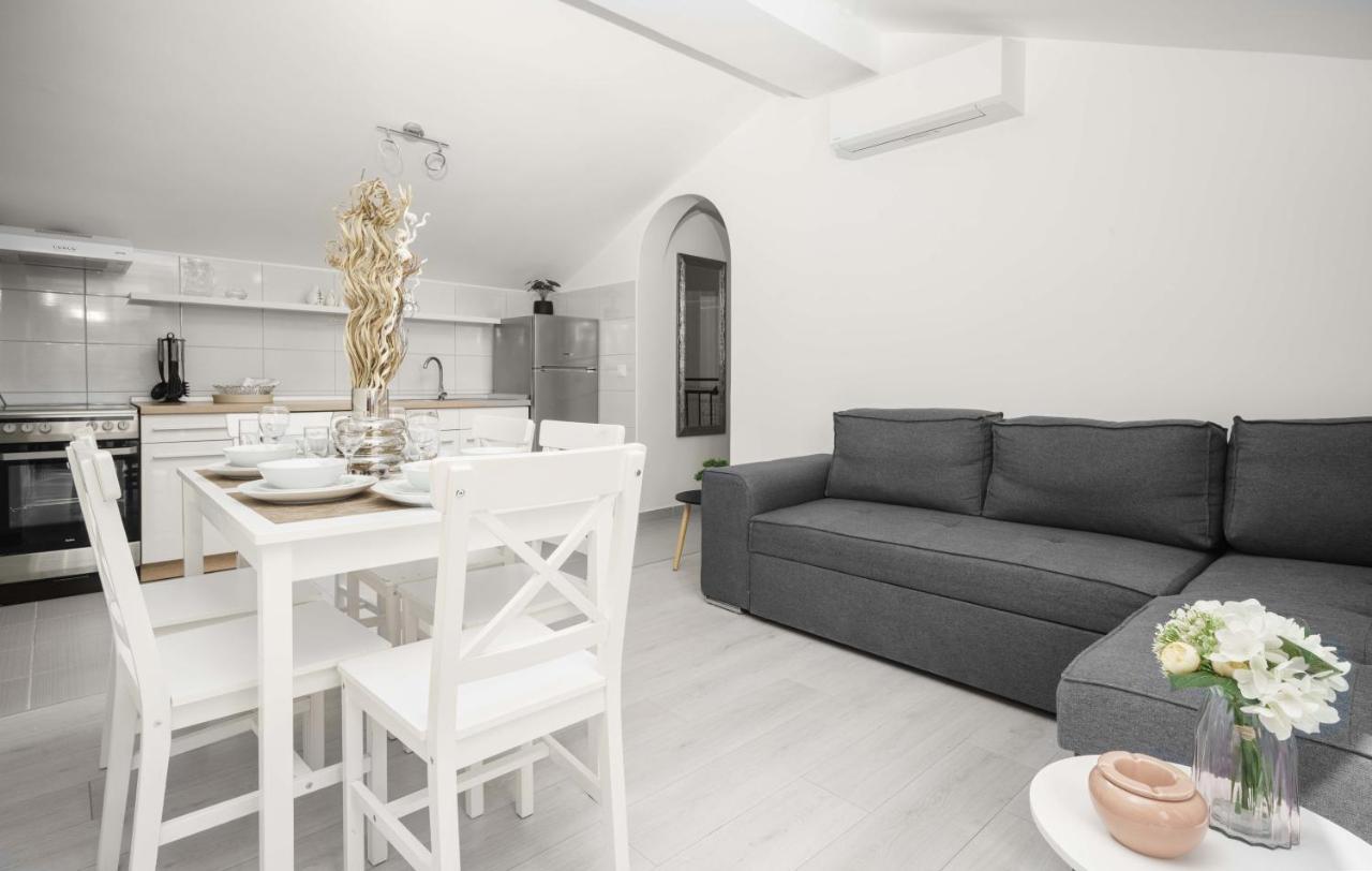 Vila Ms2 Apartment ตรีบูนย์ ภายนอก รูปภาพ